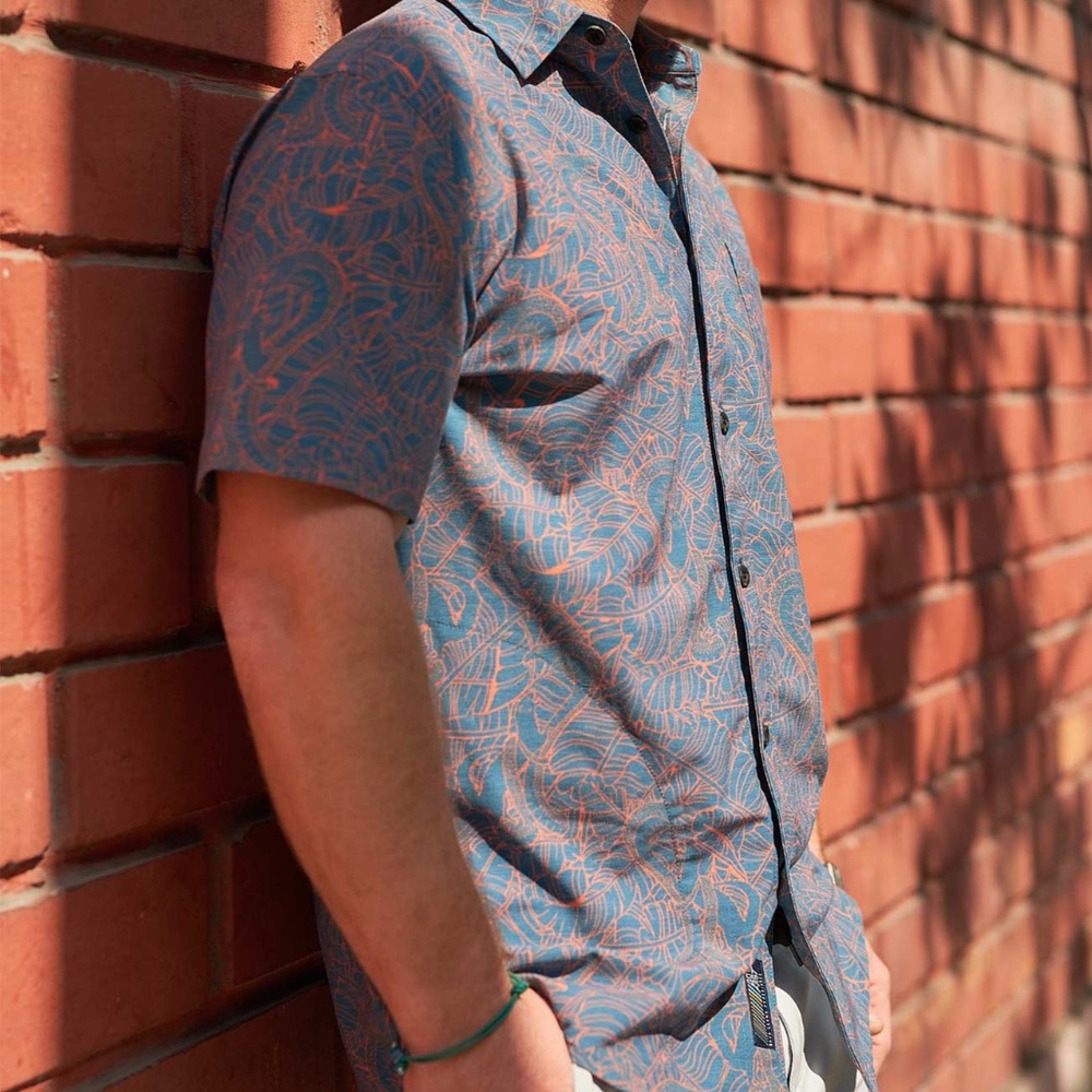 Baja Llama Green and Turquoise Cobra and Mongoose Short Sleeve Button Up Shirt